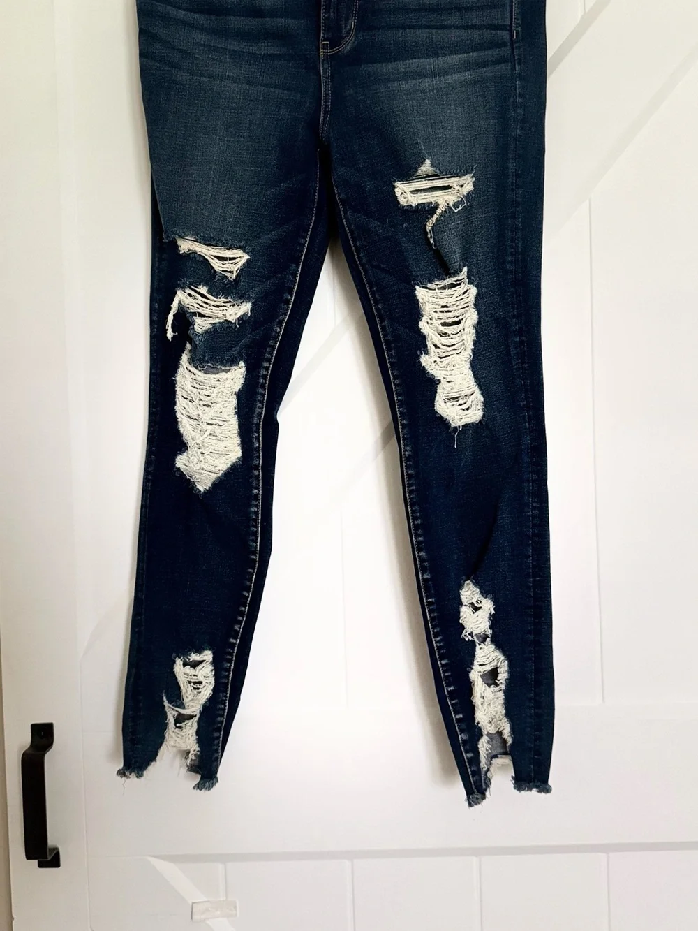 American Eagle Distressed Dark Blue Ripped Skinny Jeans size 12 Super Stretch